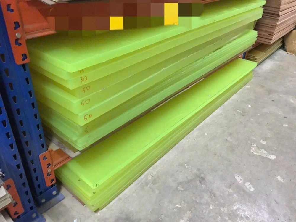 tấm nhựa pu màu vàng tại kho
