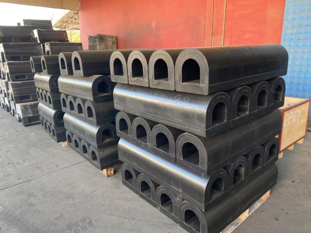 đệm chống va đập cầu cảng chữ D